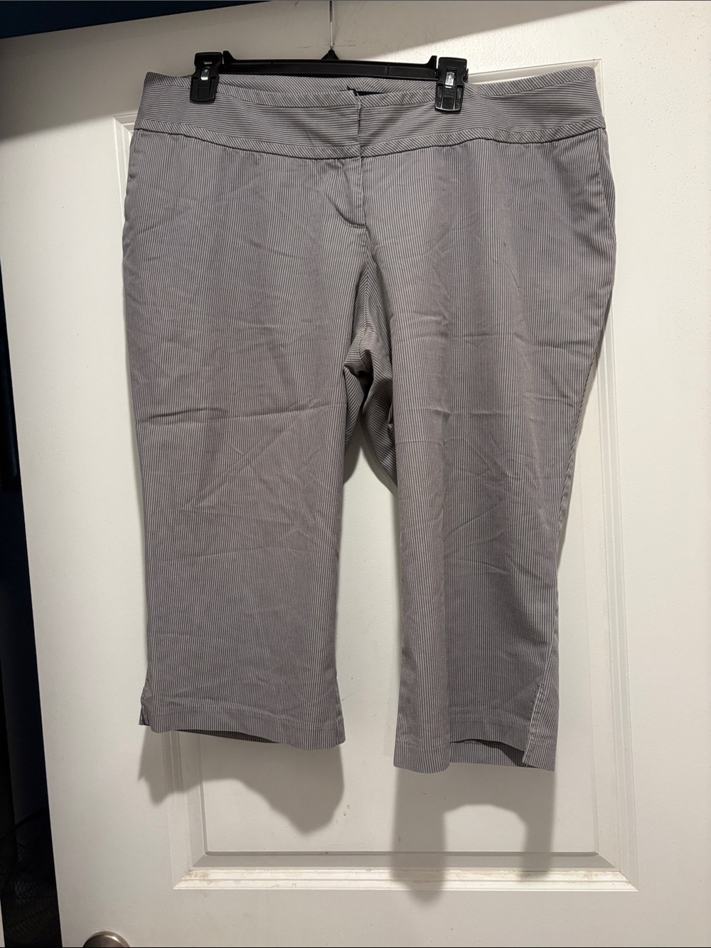 torrid Light Gray Stretch Crop Capris